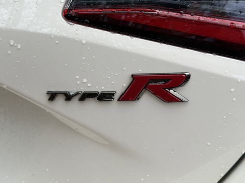 Used 2024 Honda Civic Type R image 9