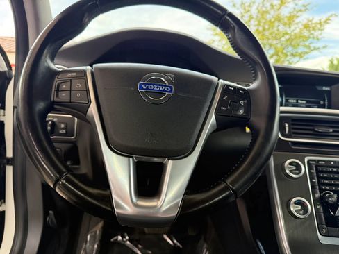 Used 2015 Volvo S60 T5 FWD image 30