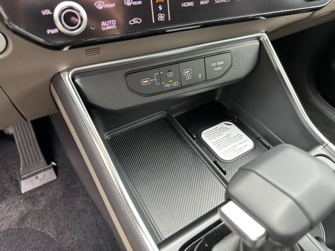 New 2026 Kia Carnival EX FWD image 34