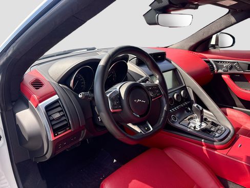 Used 2019 Jaguar F-TYPE R image 21