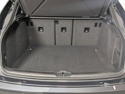 Certified 2023 Porsche Macan AWD/4WD image 22