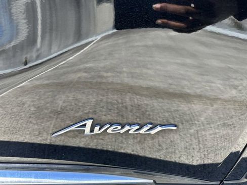 Used 2023 Buick Envision Avenir FWD image 12