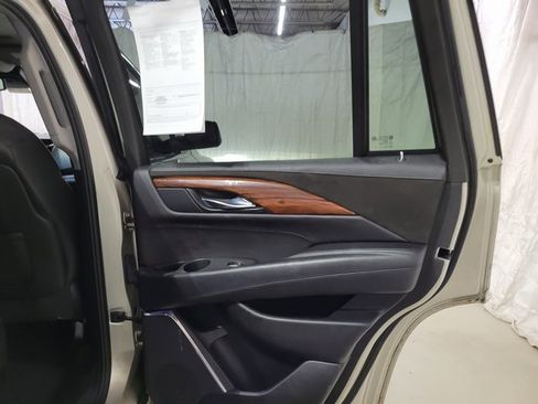 Used 2015 Cadillac Escalade Premium image 59