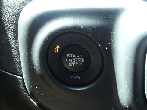 Used 2018 Jeep Wrangler Unlimited Sahara w/ LED Lighting Group AWD/4WD image 17