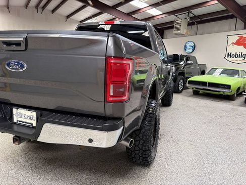 Used 2017 Ford F150 Lariat w/ Equipment Group 502A Luxury AWD/4WD image 16