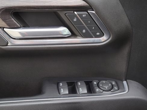 Used 2023 Chevrolet Silverado 1500 LTZ w/ LTZ Convenience Package II AWD/4WD image 19