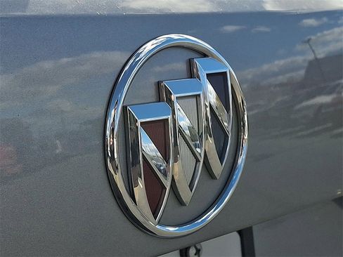 Used 2023 Buick Envision Essence image 30