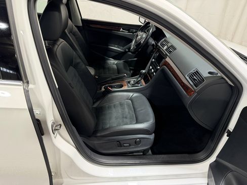 Used 2013 Volkswagen Passat TDI SEL Premium image 12