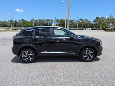 New 2026 Nissan Kicks SV FWD image 4