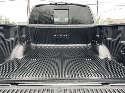 Used 2024 Nissan Titan SV image 11