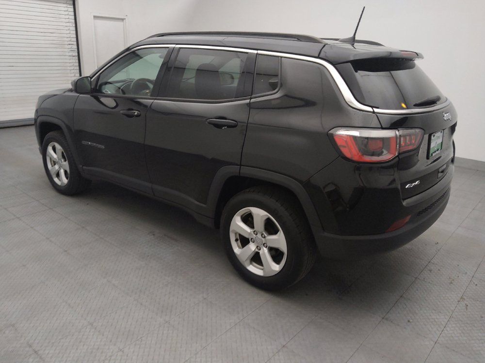 Used 2019 Jeep Compass Latitude w/ Cold Weather Group AWD/4WD image 3