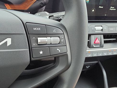 New 2026 Kia K4 FWD image 31