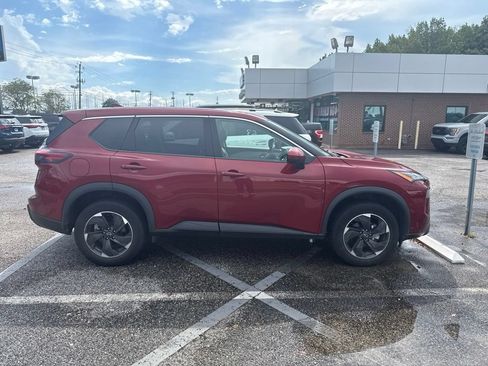 Used 2025 Nissan Rogue SV AWD/4WD image 6