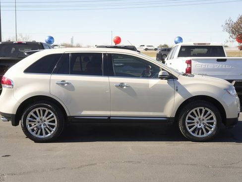 Used 2015 Lincoln MKX FWD w/ Equipment Group 101A image 5