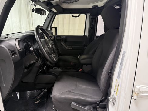 Used 2017 Jeep Wrangler Unlimited Sport w/ Connectivity Group image 11