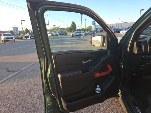 Used 2023 Nissan Frontier PRO-4X w/ Pro Convenience Package AWD/4WD image 15