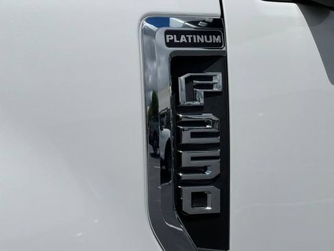 Certified 2022 Ford F250 Platinum w/ Tremor Off-Road Package AWD/4WD image 12