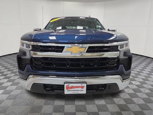 Used 2023 Chevrolet Silverado 1500 LT AWD/4WD image 7