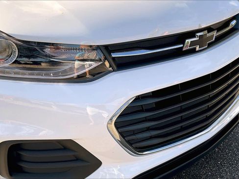 Certified 2022 Chevrolet Trax LT w/ Driver Confidence Package image 29