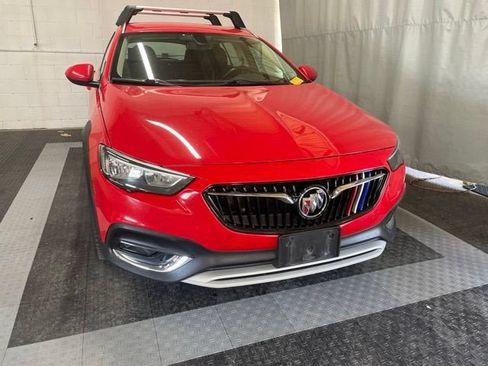 Used 2018 Buick Regal Preferred w/ Sights and Sounds Package AWD/4WD image 2