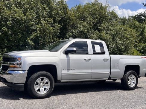 Used 2019 Chevrolet Silverado 1500 LT AWD/4WD image 3