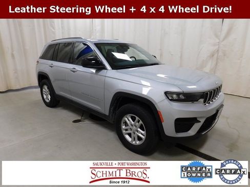 Used 2022 Jeep Grand Cherokee Laredo image 1