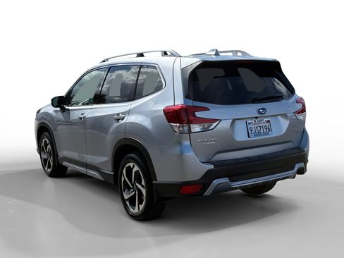 Used 2023 Subaru Forester Touring AWD/4WD image 3