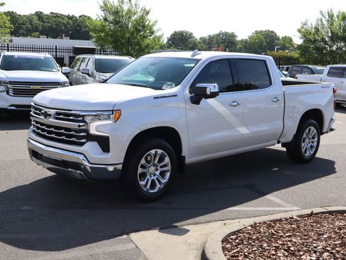 Used 2024 Chevrolet Silverado 1500 LTZ w/ Technology Package AWD/4WD image 5