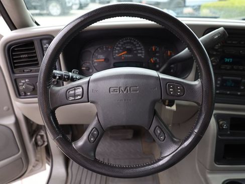 Used 2006 GMC Sierra 2500 SLT w/ Heavy-Duty Power Package AWD/4WD image 13