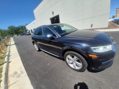 Used 2018 Audi Q5 2.0T Premium Plus w/ Premium Plus Package AWD/4WD image 2