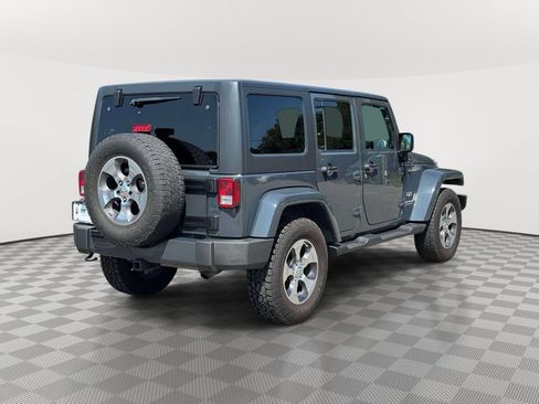 Used 2017 Jeep Wrangler Unlimited Sahara AWD/4WD image 7