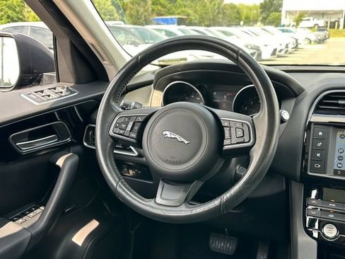 Used 2018 Jaguar F-PACE Premium AWD/4WD image 19