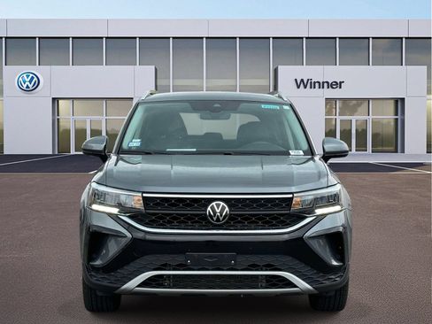 Used 2024 Volkswagen Taos SE FWD image 8