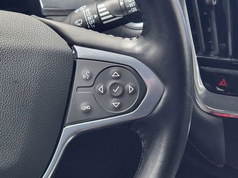 Used 2021 Chevrolet Traverse LT image 27