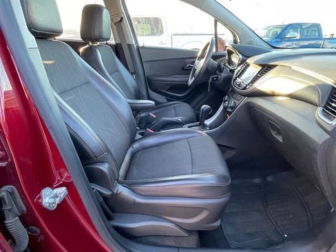 Used 2021 Chevrolet Trax LT image 13