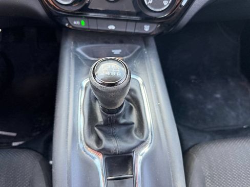 Used 2017 Honda HR-V LX image 9
