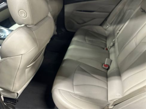 Used 2017 Buick LaCrosse Preferred image 12