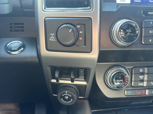 Used 2021 Ford F250 Platinum image 22