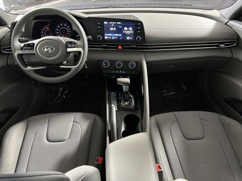 Used 2023 Hyundai Elantra SE w/ Cargo Package image 22
