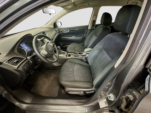 Used 2019 Nissan Sentra SV FWD image 13