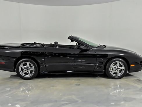 Used 2002 Pontiac Firebird Trans Am RWD image 11