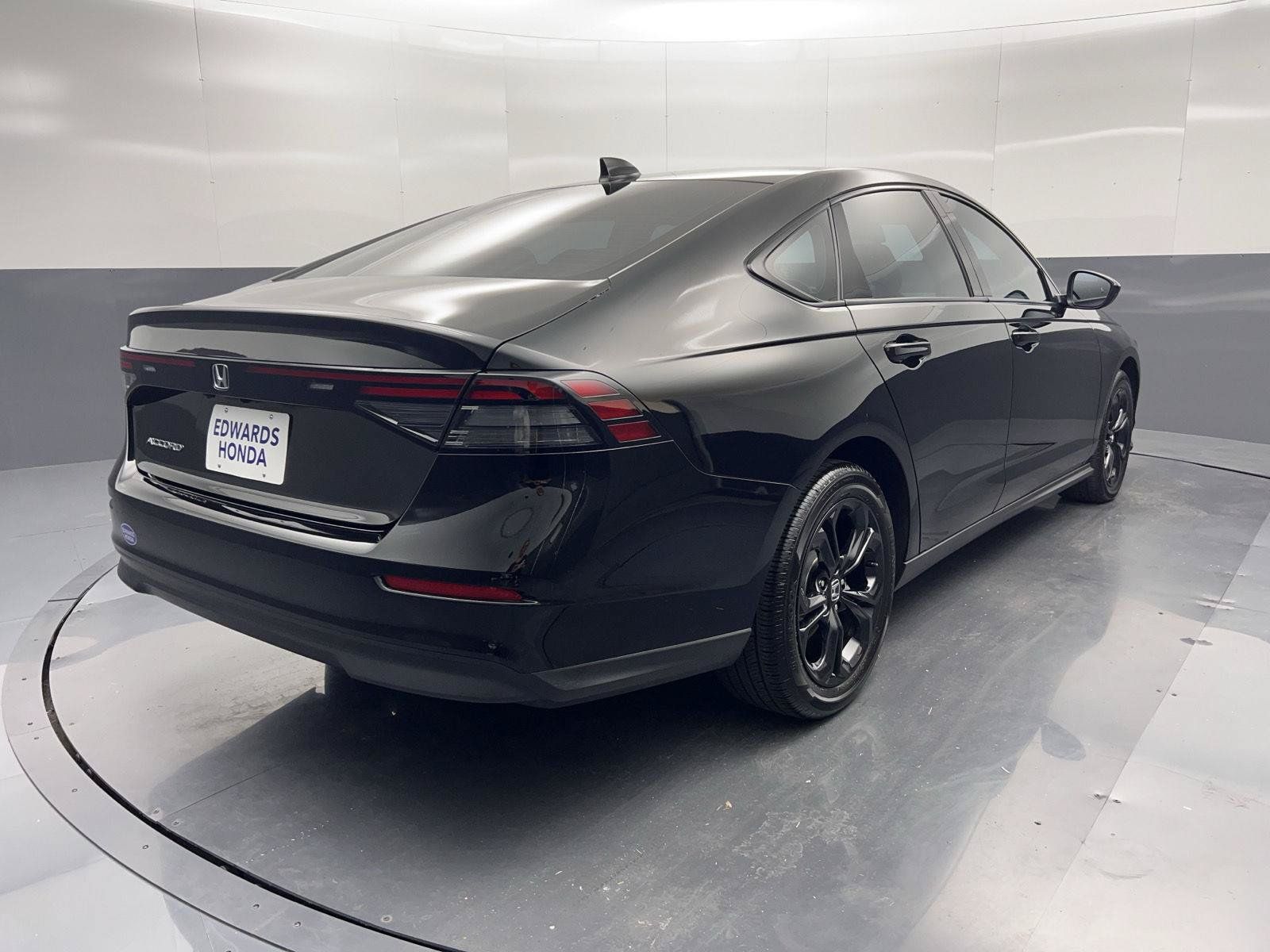 Certified 2025 Honda Accord SE image 31