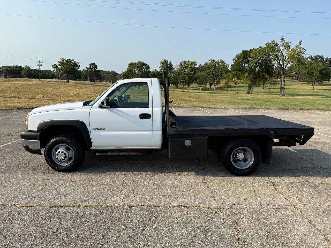 Used 2007 Chevrolet Silverado 3500 2WD Regular Cab image 3
