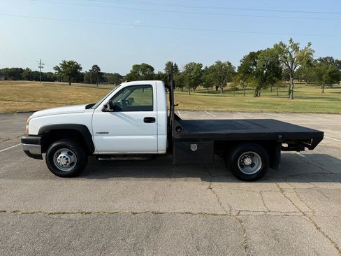 Used 2007 Chevrolet Silverado 3500 2WD Regular Cab image 3