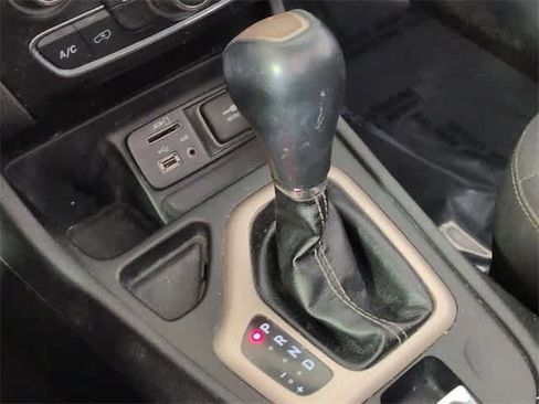 Used 2018 Jeep Cherokee Sport w/ Cold Weather Group image 29