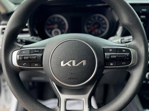 Used 2022 Kia K5 LXS FWD image 13