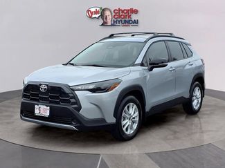 Used 2026 Toyota Corolla Cross LE FWD video 1