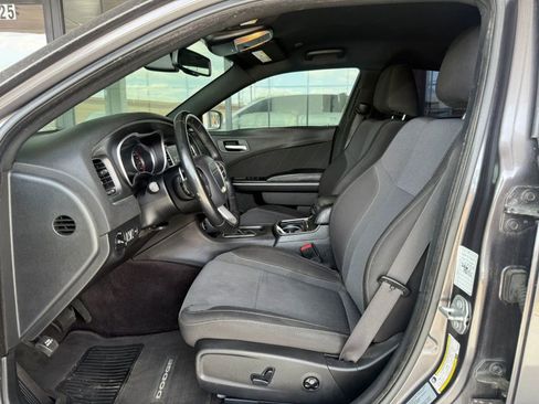 Used 2017 Dodge Charger R/T RWD image 21