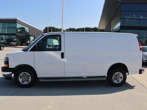 Used 2023 GMC Savana 2500 w/ Driver Convenience Package image 2