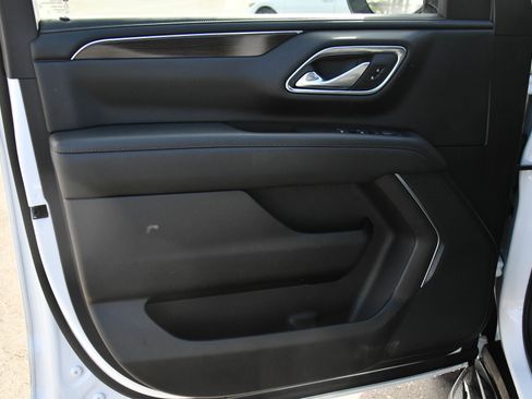 Used 2023 GMC Yukon XL SLE RWD image 13